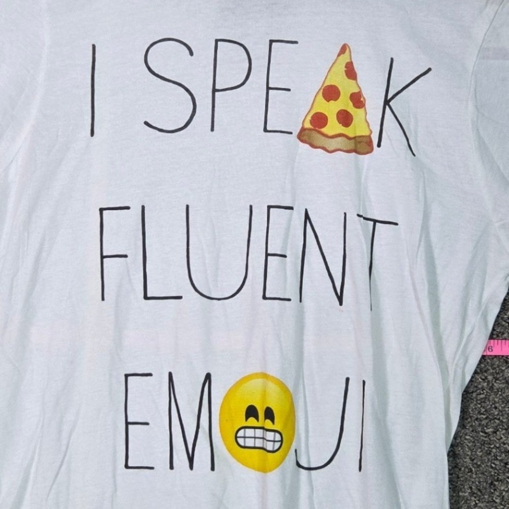 Goodie Two Sleeves Graphic Tee Women 2XL White I Speak Fluent Emoji Pizza Shirt